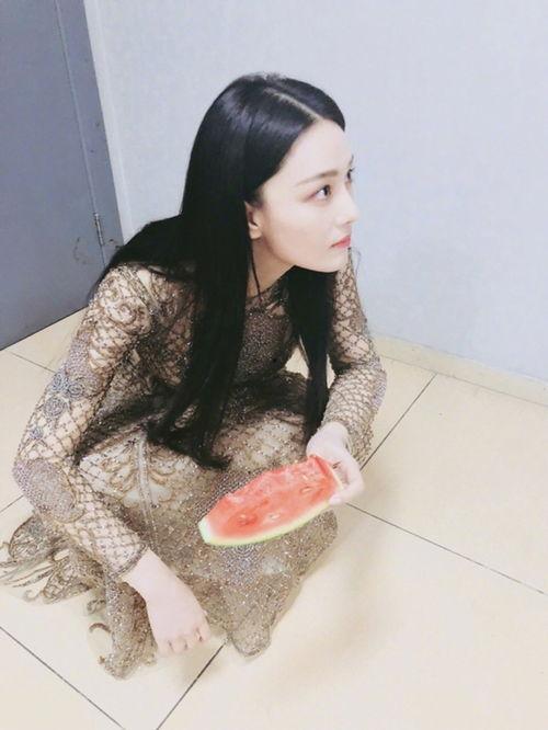 广州吃瓜裙,吃瓜裙引领时尚风尚