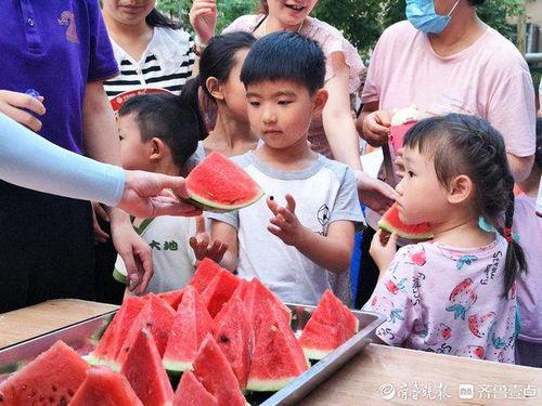 小朋友吃瓜大赛,小朋友吃瓜大赛欢乐上演