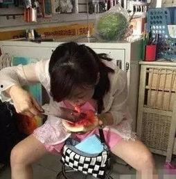 女生邀我吃瓜,女生邀我共品甜蜜瓜香