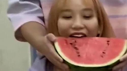 女生不让吃瓜,拒绝盲目跟风，理性看待娱乐圈