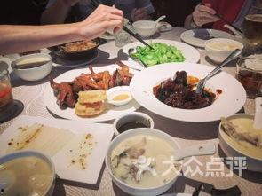 店内现场吃瓜,揭秘店内美食风云