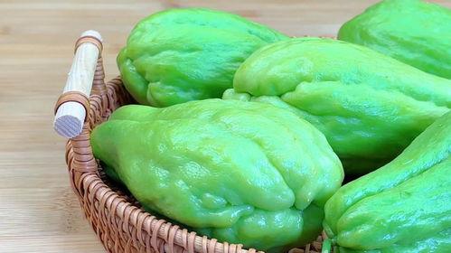 一佛手瓜怎么吃,一佛手瓜的多彩食法探索