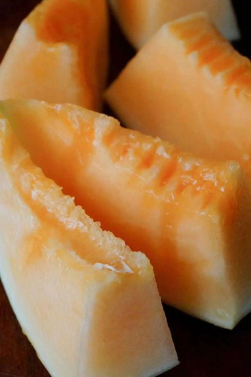 甘肃吃蜜瓜的香味描写,瓜熟蒂落醉人心