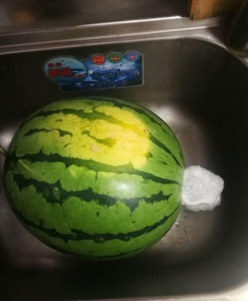 吃自己知道的瓜